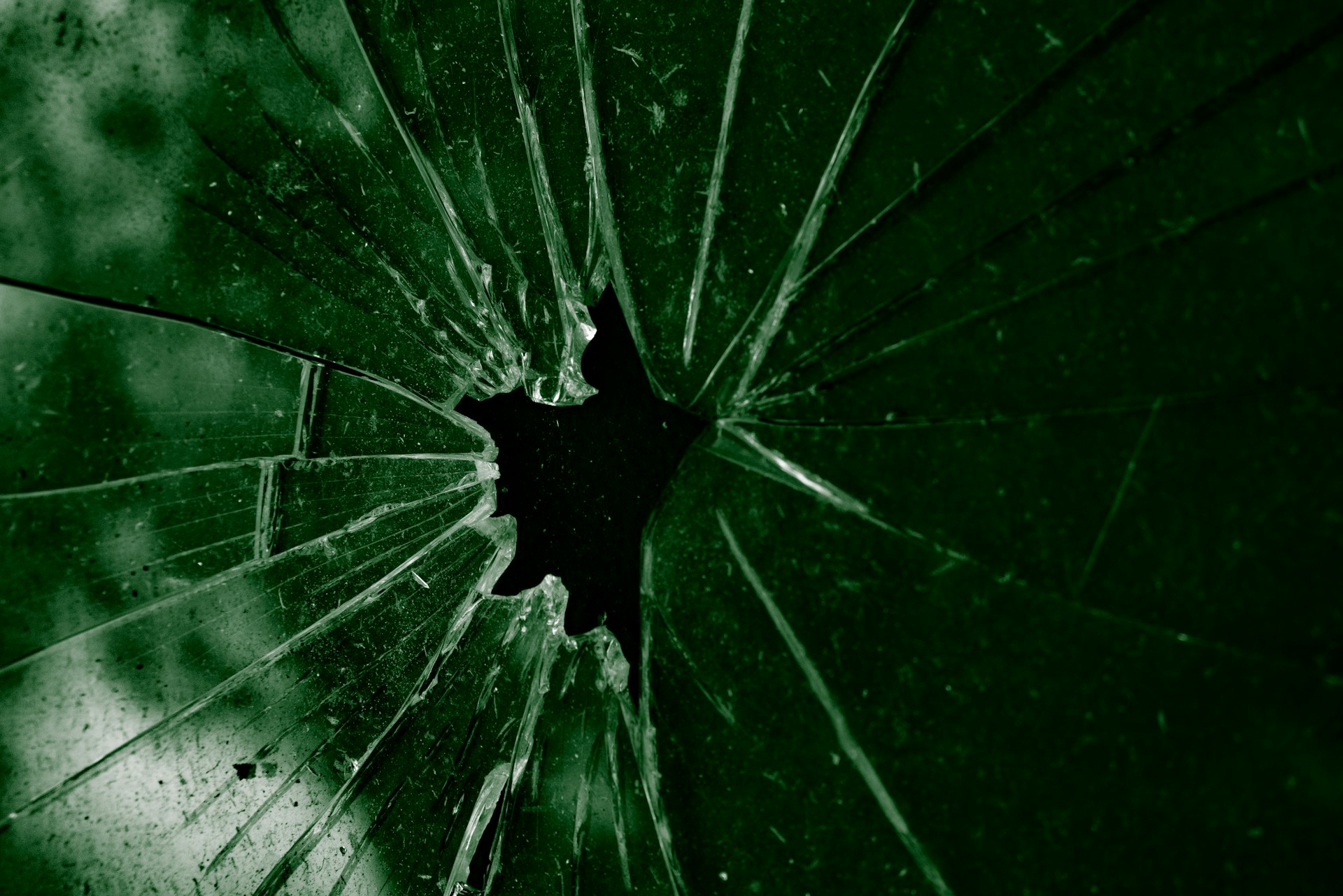 Tanda Pasangan Selingkuh Secara Emosional